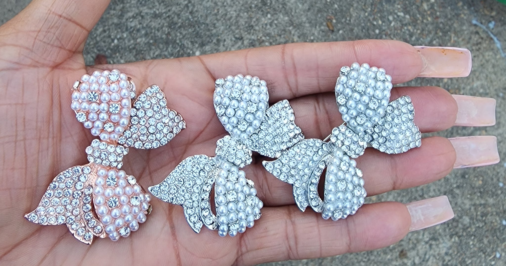 Beautiful Bow Pearl Rhinestone  brooch